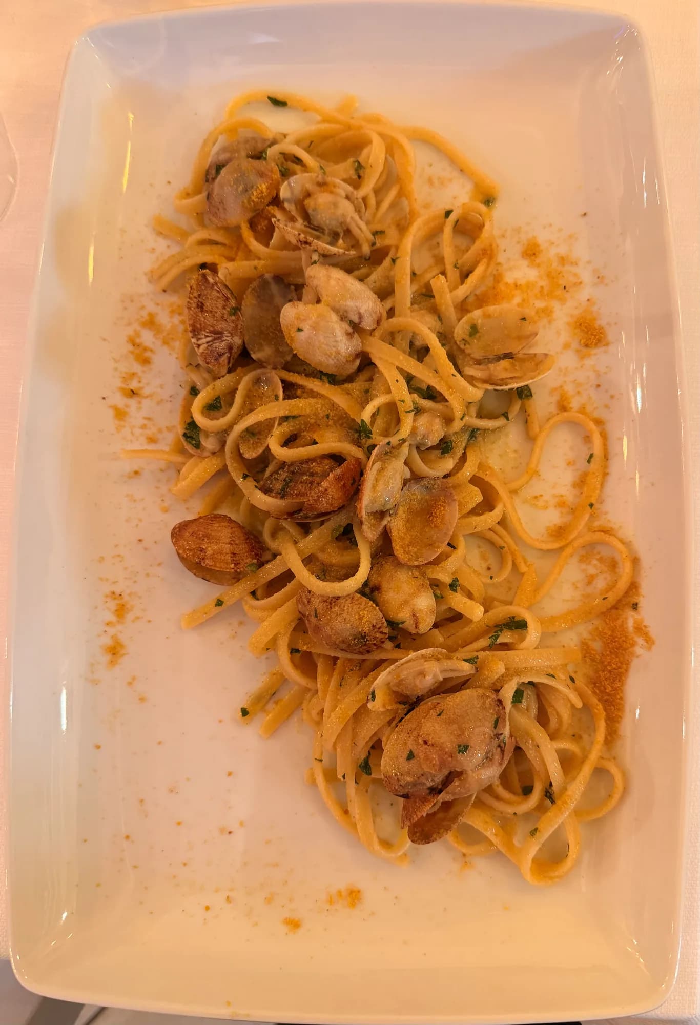 Linguine con arselle e bottarga